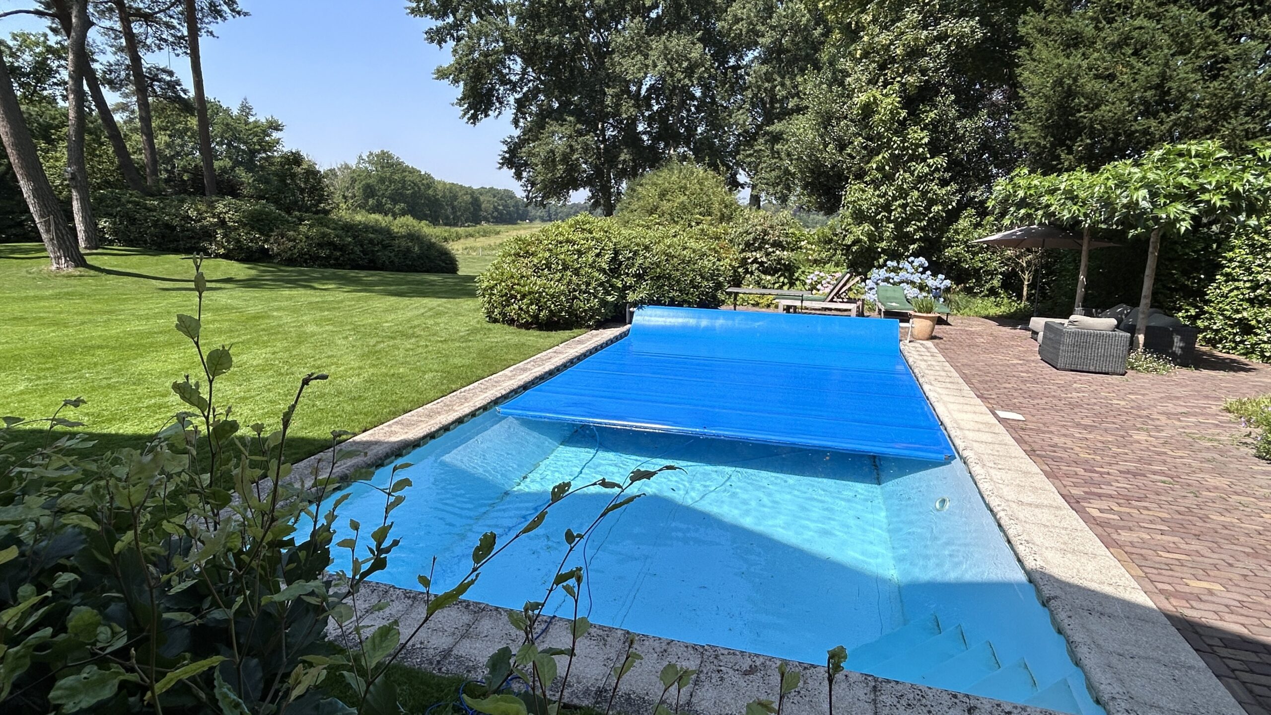 Hoeveel water verliest uw zwembad door verdamping?